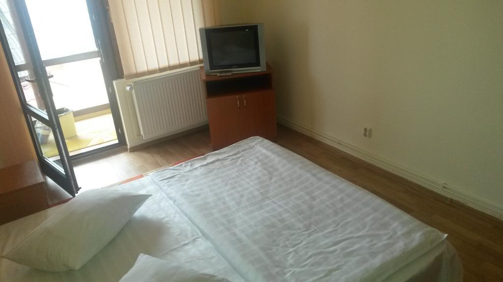 Pensiunea Adi Săpînţa Pokoj fotografie