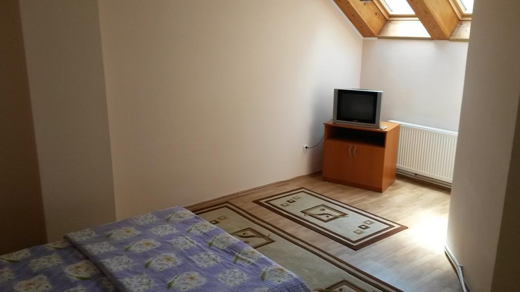 Pensiunea Adi Săpînţa Pokoj fotografie